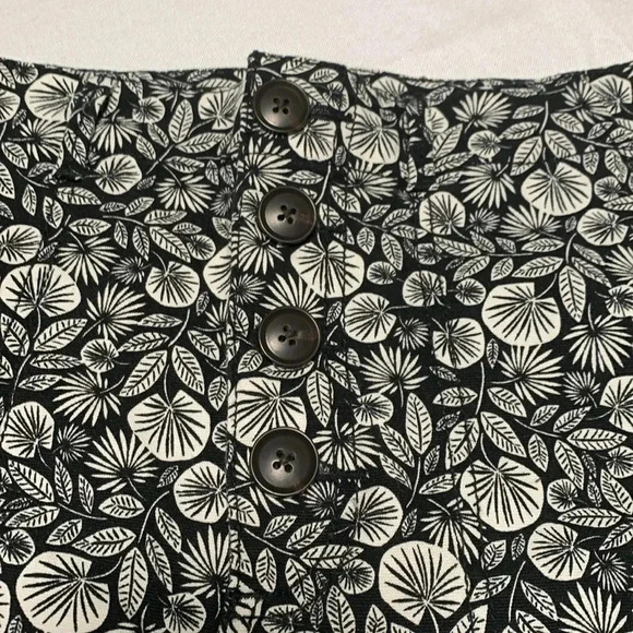 LOFT Women’s Shorts,Excellent Condition. - Picture 2 of 4